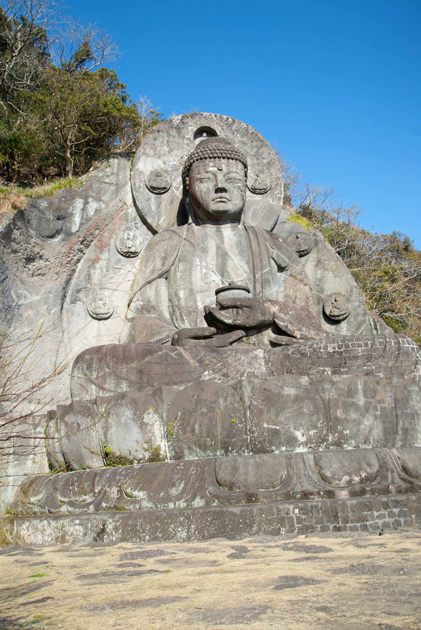 日本一小さな大仏と 日本一大きな大仏 4月11日 自宅待機中 ちばとぴ タウン